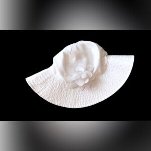 Carter’s White Flower Sun Hat sz 2t-4t